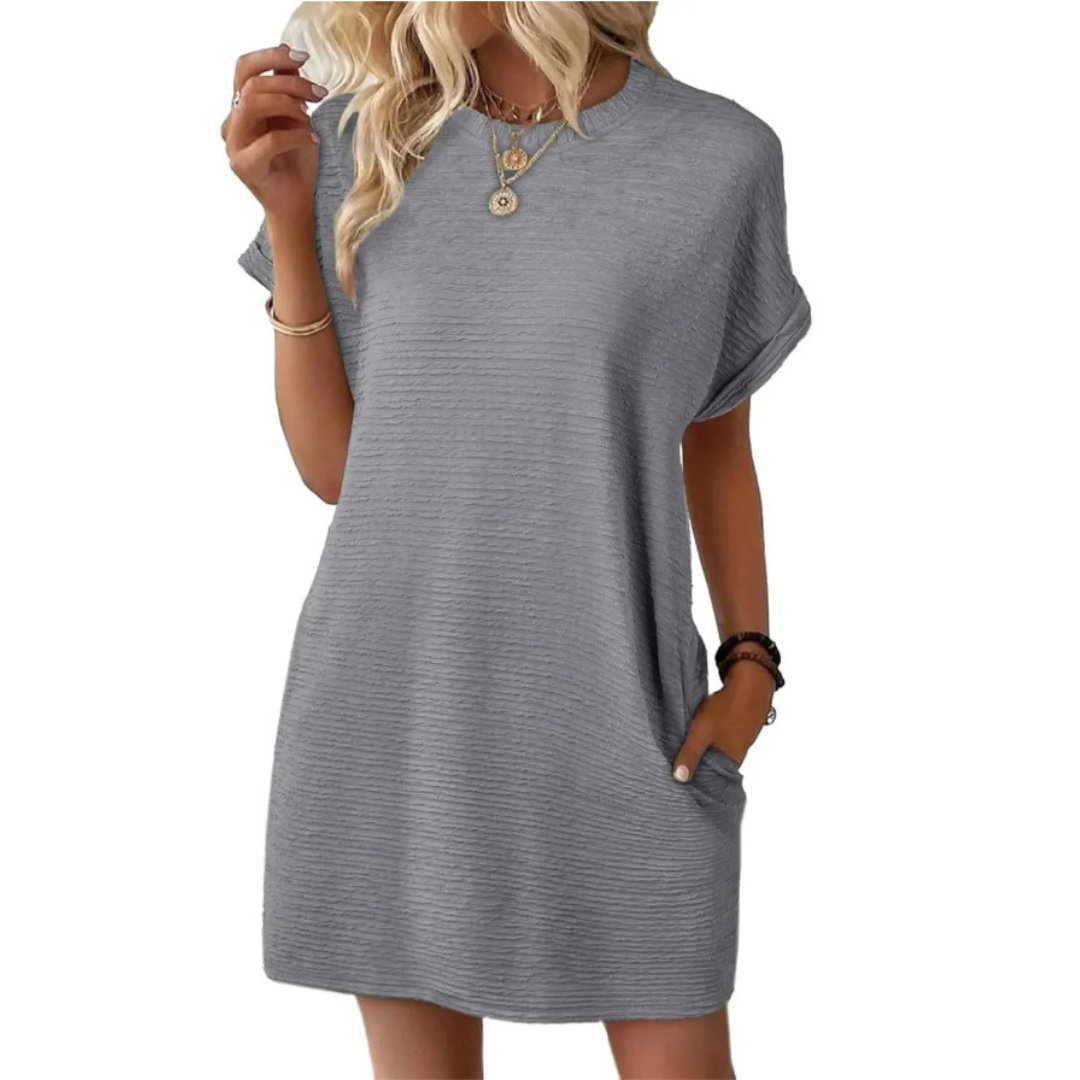 SVEA | Minimalistisches Sommerkleid mit Rundhalsausschnitt