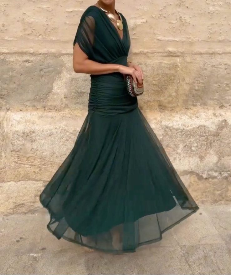 SVEA | Elegantes Maxikleid für festliche Anlässe mit V-Ausschnitt