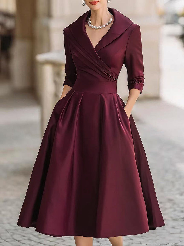 SVEA | Elegantes Midikleid mit Dezentem Glanz