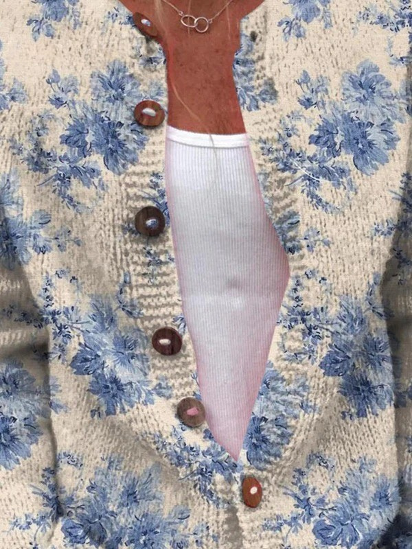 SVEA | Liebliches Floral-Art-Print-Knopfpullover
