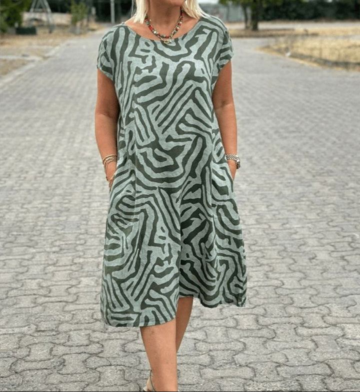 SVEA | Kleid mit Rundhalsausschnitt und wunderschönem, bauchbedeckendem Print