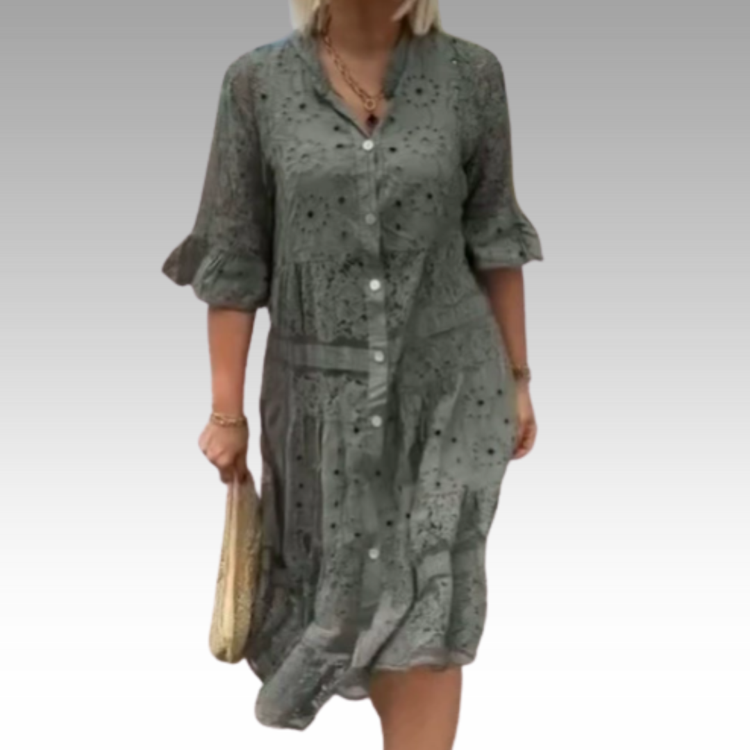 SVEA | Locker sitzendes Kleid mit Stickerei und Knopfleiste