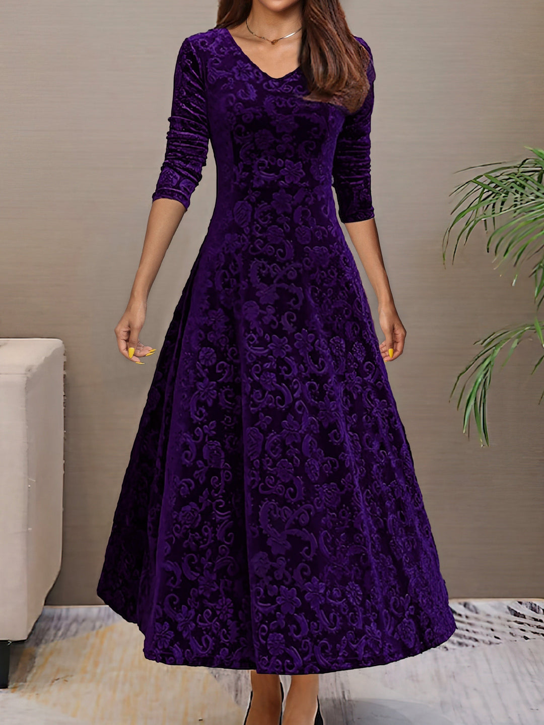 SVEA | Elegantes Festkleid aus Samt mit V-Ausschnitt