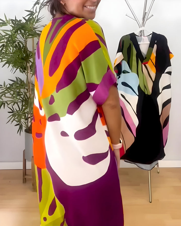 SVEA | Lockeres Kleid mit farbenfrohem Blattmuster