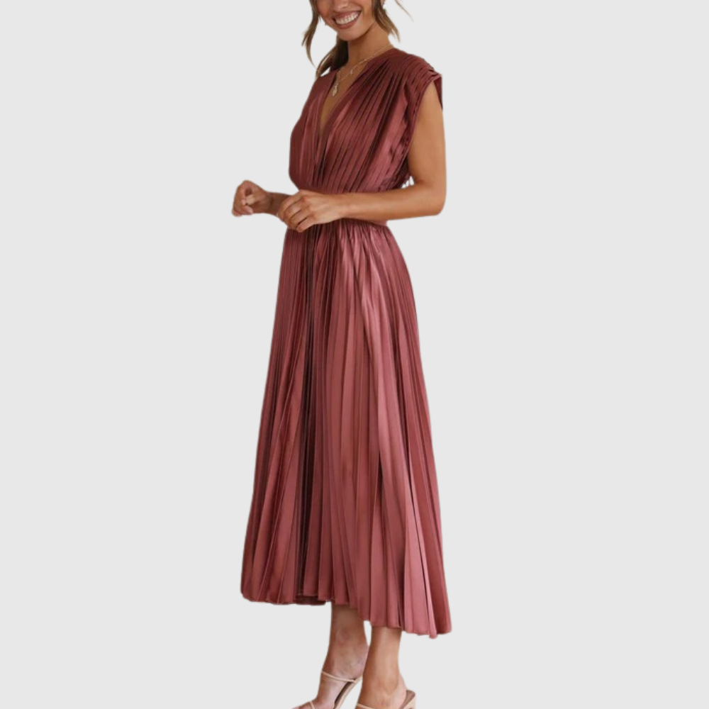 Isla – Elegant Pleated Maxi Dress