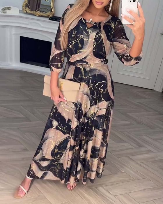 SVEA | Elegantes Kleid mit Print & Dreiviertelärmeln