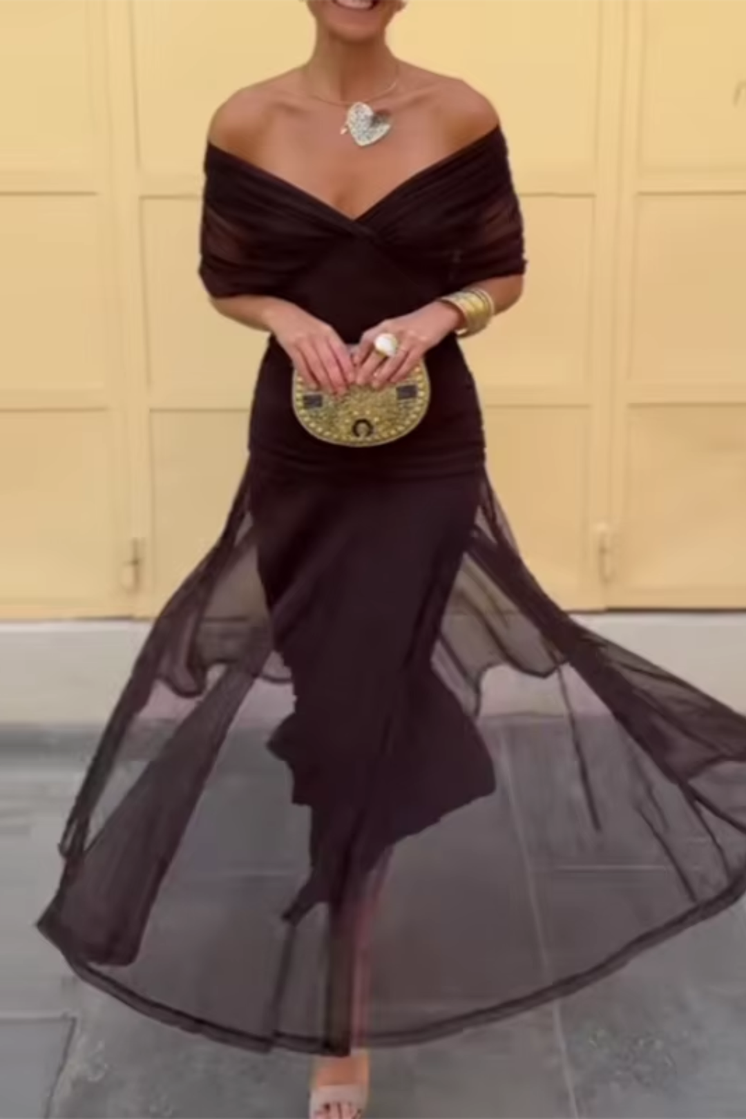 SVEA | Elegantes Maxikleid für festliche Anlässe mit V-Ausschnitt
