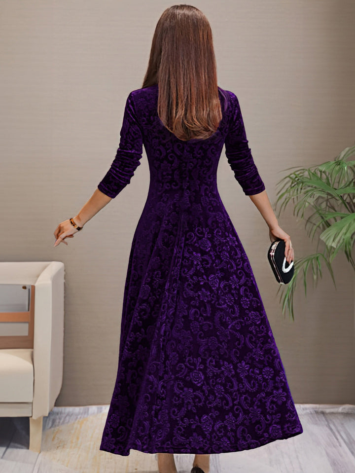 SVEA | Elegantes Festkleid aus Samt mit V-Ausschnitt