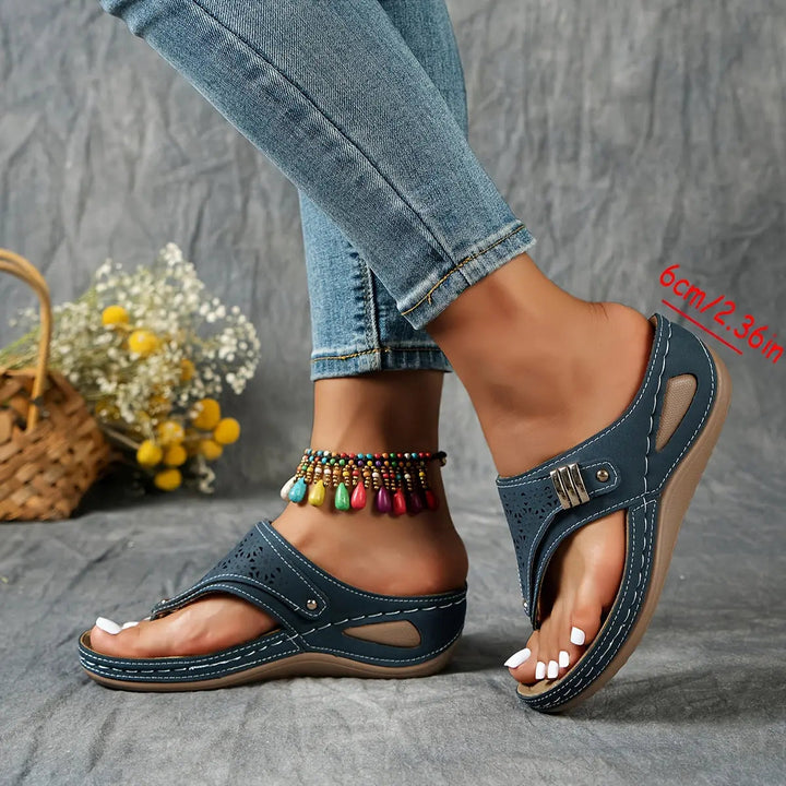 Élodie - Ladies' Toe Post Sandals