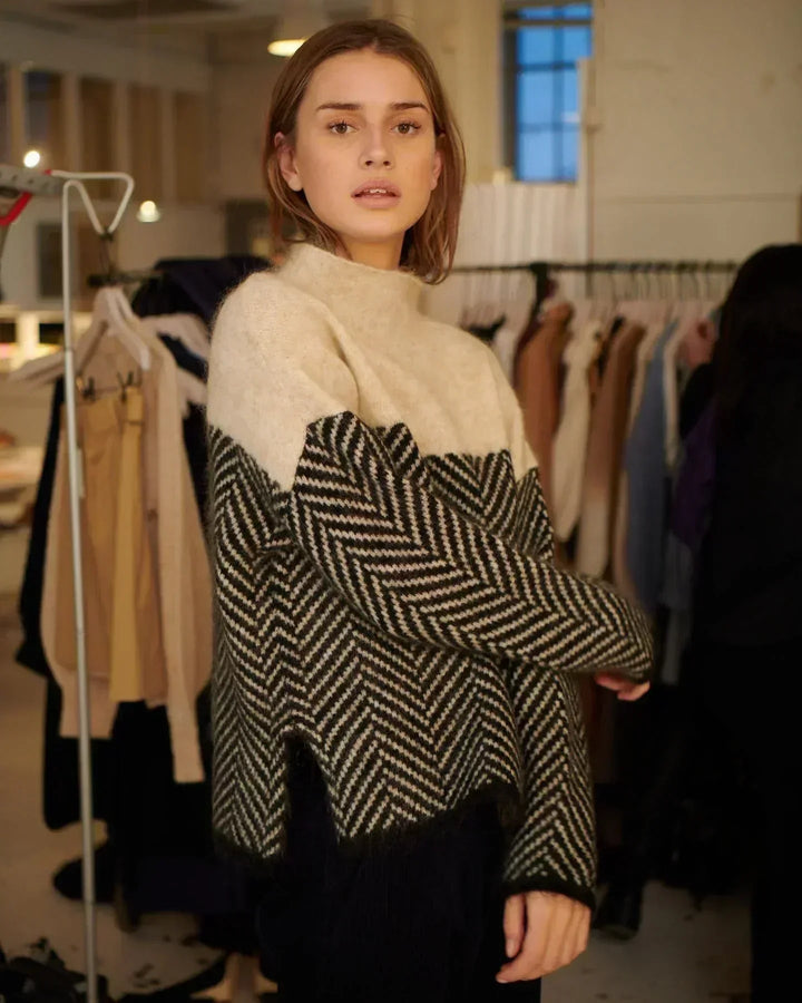 Jane | Refined Cashmere Turtleneck Sweater