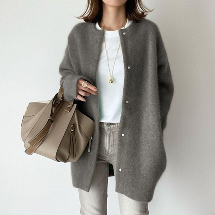SVEA | Silvia Warme und Elegante Strickjacke
