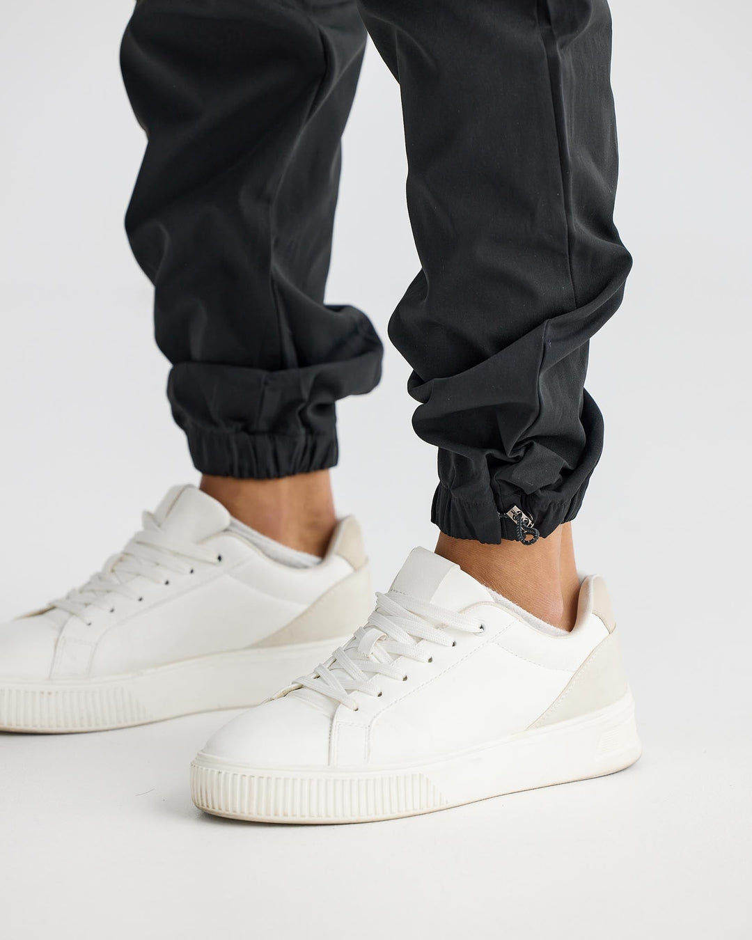 SVEA | Schwarze Cargo-Hose (1 kaufen, 1 GRATIS dazu)