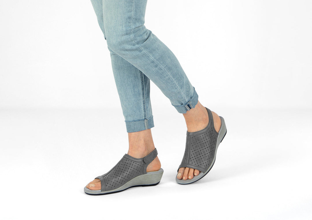 Hazel – Subtle Sophistication in Soft Grey