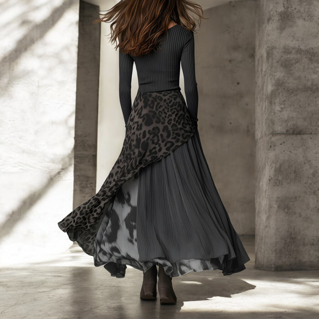 SVEA | Langes Kleid mit Leopardenmuster-Akzenten
