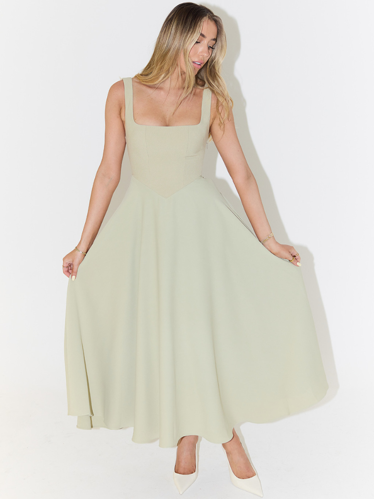 Scarlett – Elegant Fit & Flare Dress