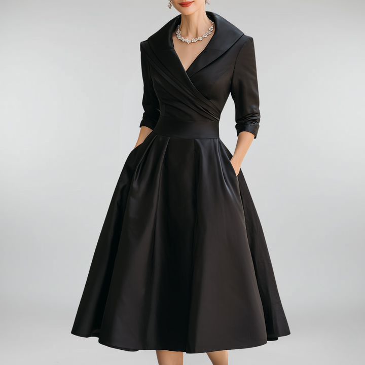 SVEA | Elegantes Midikleid mit Dezentem Glanz