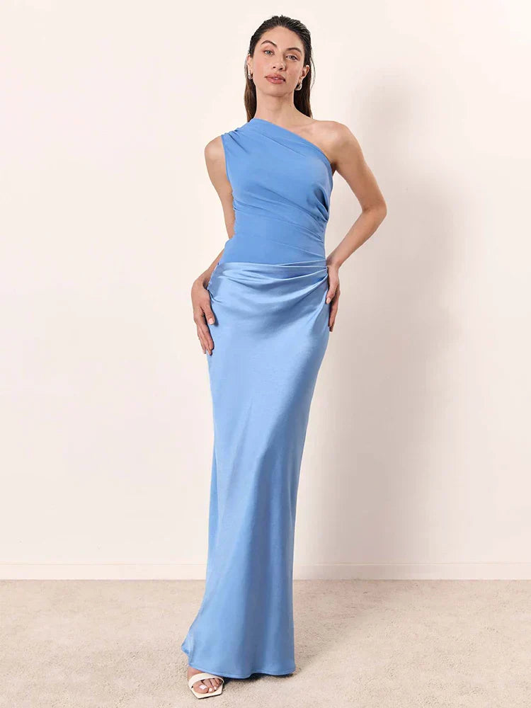 SVEA | Ein Schulter Satin Maxikleid