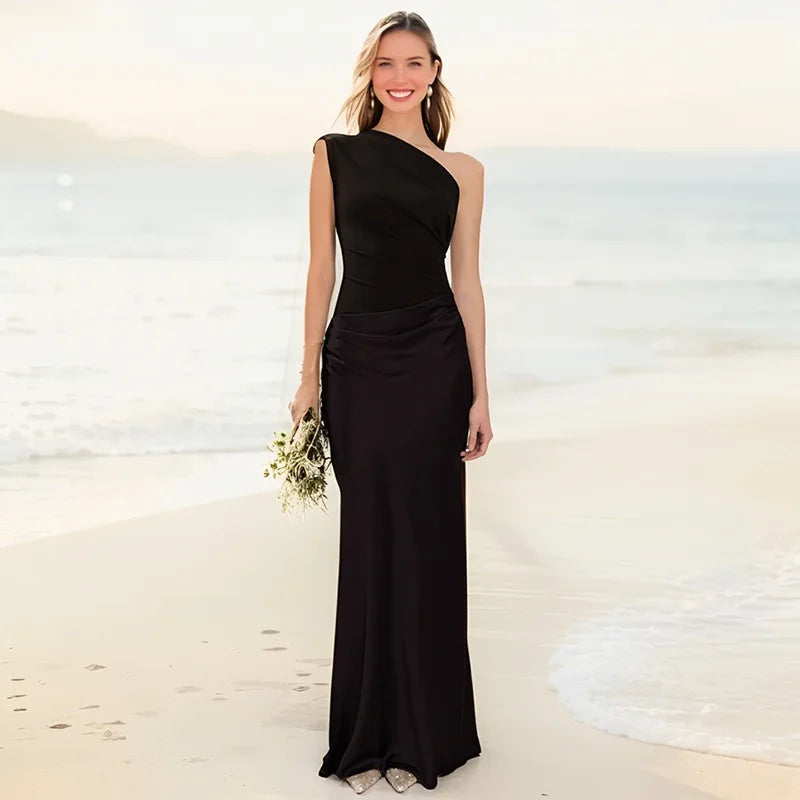 SVEA | Ein Schulter Satin Maxikleid