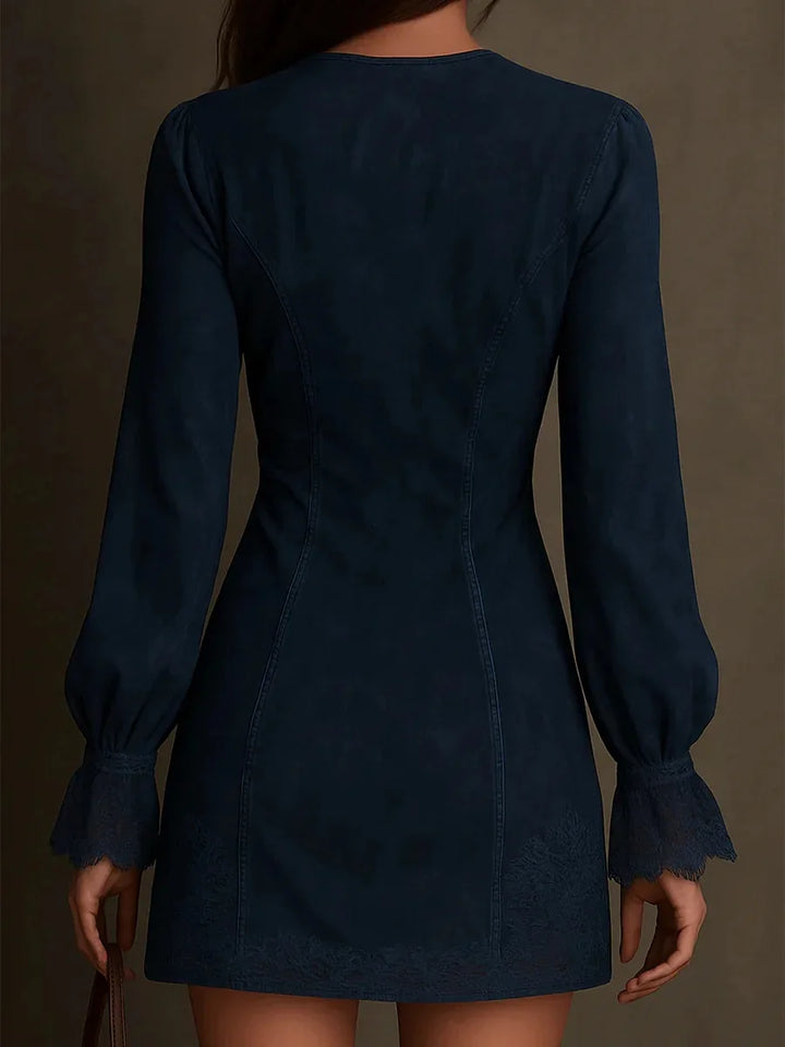 SVEA | Kurzes Kleid aus Wildleder mit Spitze – Feminin & Saffiniert