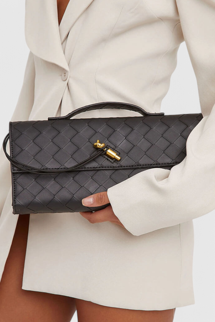 SVEA | Clutch mit Goldknoten-Detail