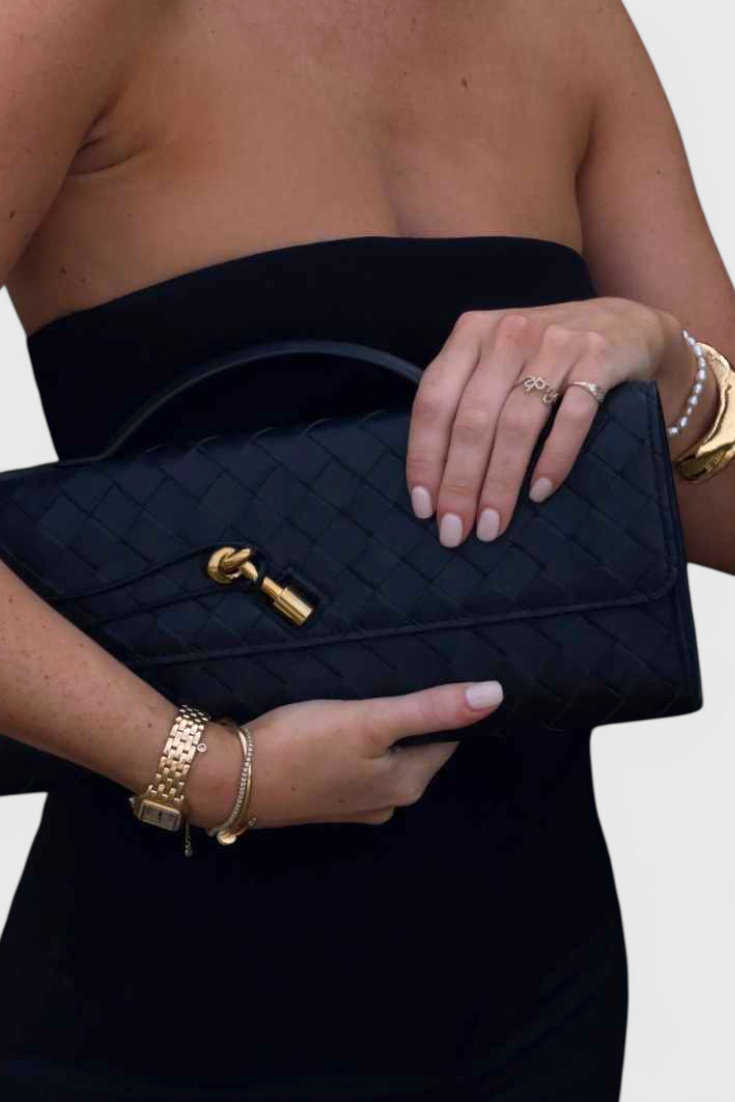 SVEA | Clutch mit Goldknoten-Detail