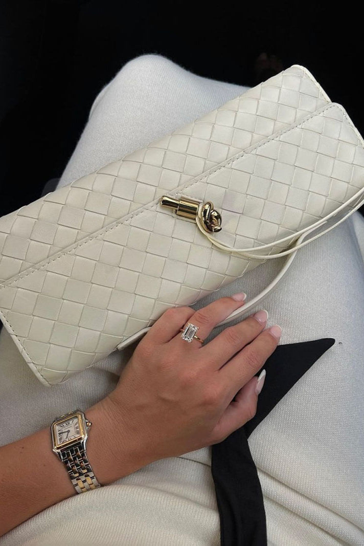 SVEA | Clutch mit Goldknoten-Detail