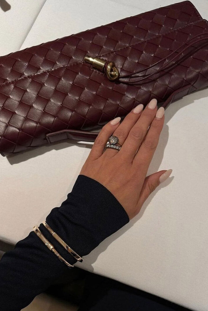 SVEA | Clutch mit Goldknoten-Detail