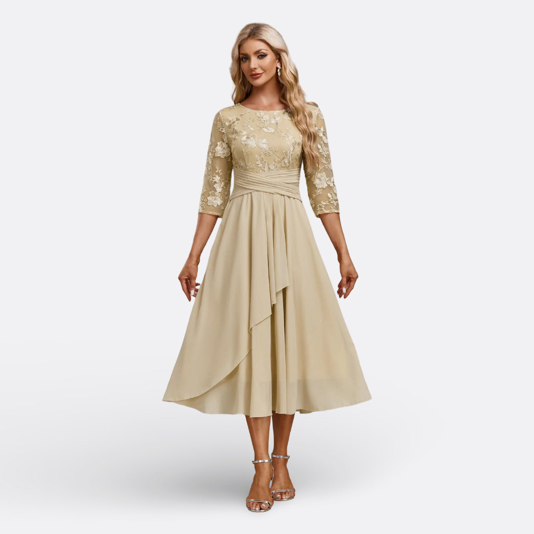 Mariana - Lace Dress with Short Sleeves