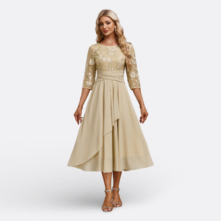Mariana - Lace Dress with Short Sleeves