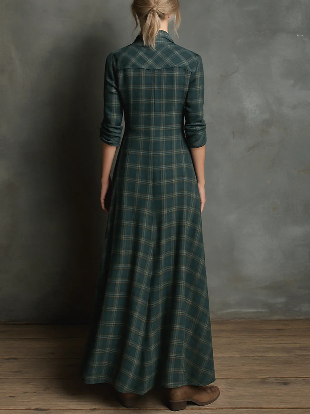 SVEA | Langes Kleid mit Grünem Karomuster