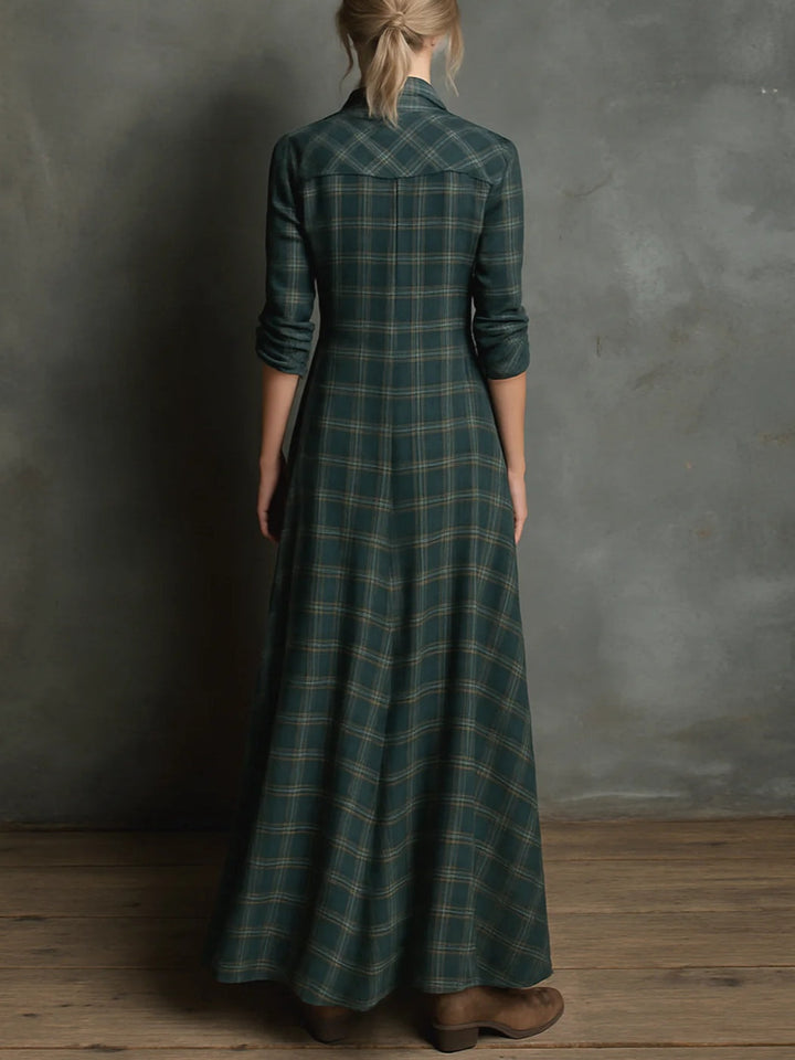 SVEA | Langes Kleid mit Grünem Karomuster