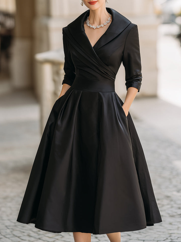 SVEA | Elegantes Midikleid mit Dezentem Glanz