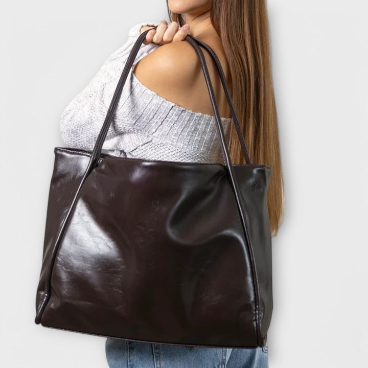 SVEA | Olivia Blair-Tasche