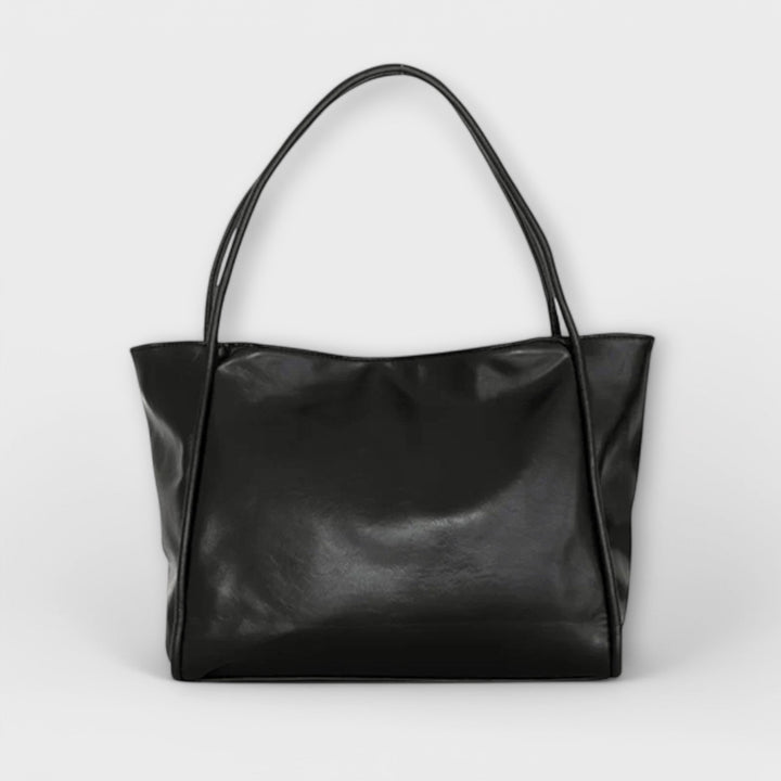 SVEA | Olivia Blair-Tasche