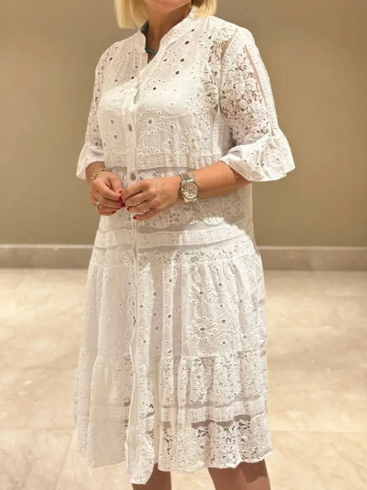SVEA | Locker sitzendes Kleid mit Stickerei und Knopfleiste