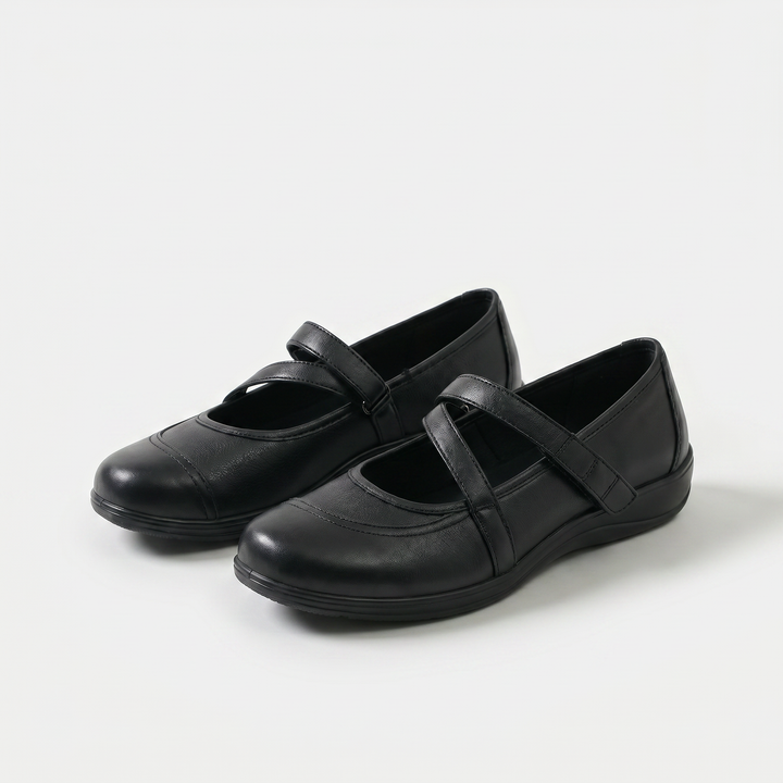 Celina – Light Grace in Classic Black