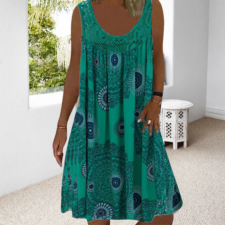 SVEA | Sommerliches Ärmelloses Kleid mit Print und Spitzendetails für Damen
