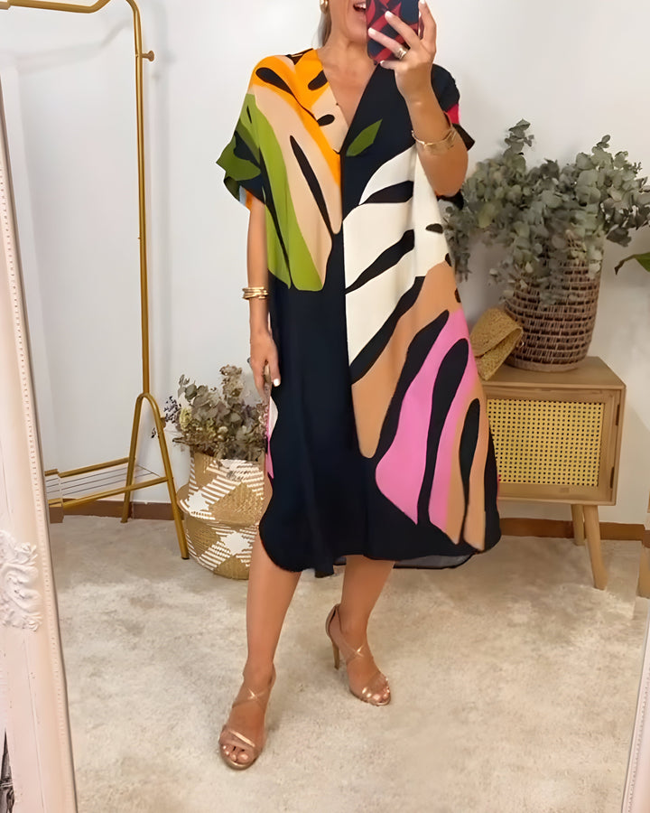 SVEA | Lockeres Kleid mit farbenfrohem Blattmuster