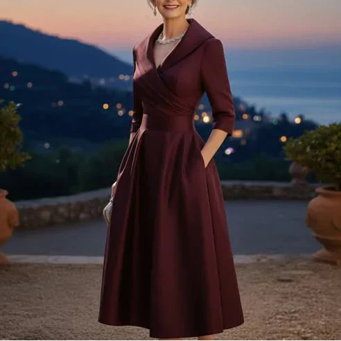 SVEA | Elegantes Midikleid mit Dezentem Glanz