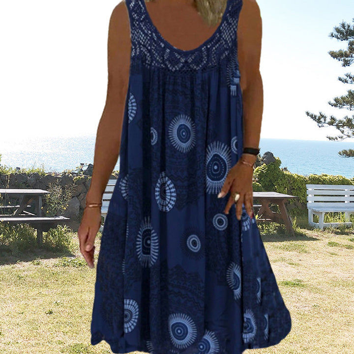 SVEA | Sommerliches Ärmelloses Kleid mit Print und Spitzendetails für Damen