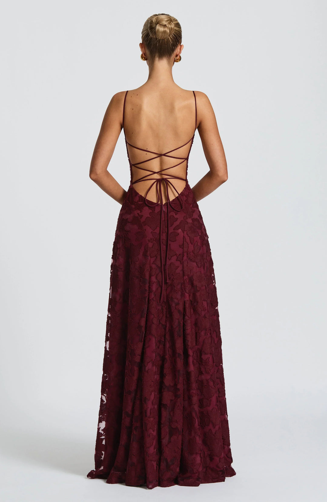 SVEA | Fließende Eleganz im zeitlosen Maxi-Stil