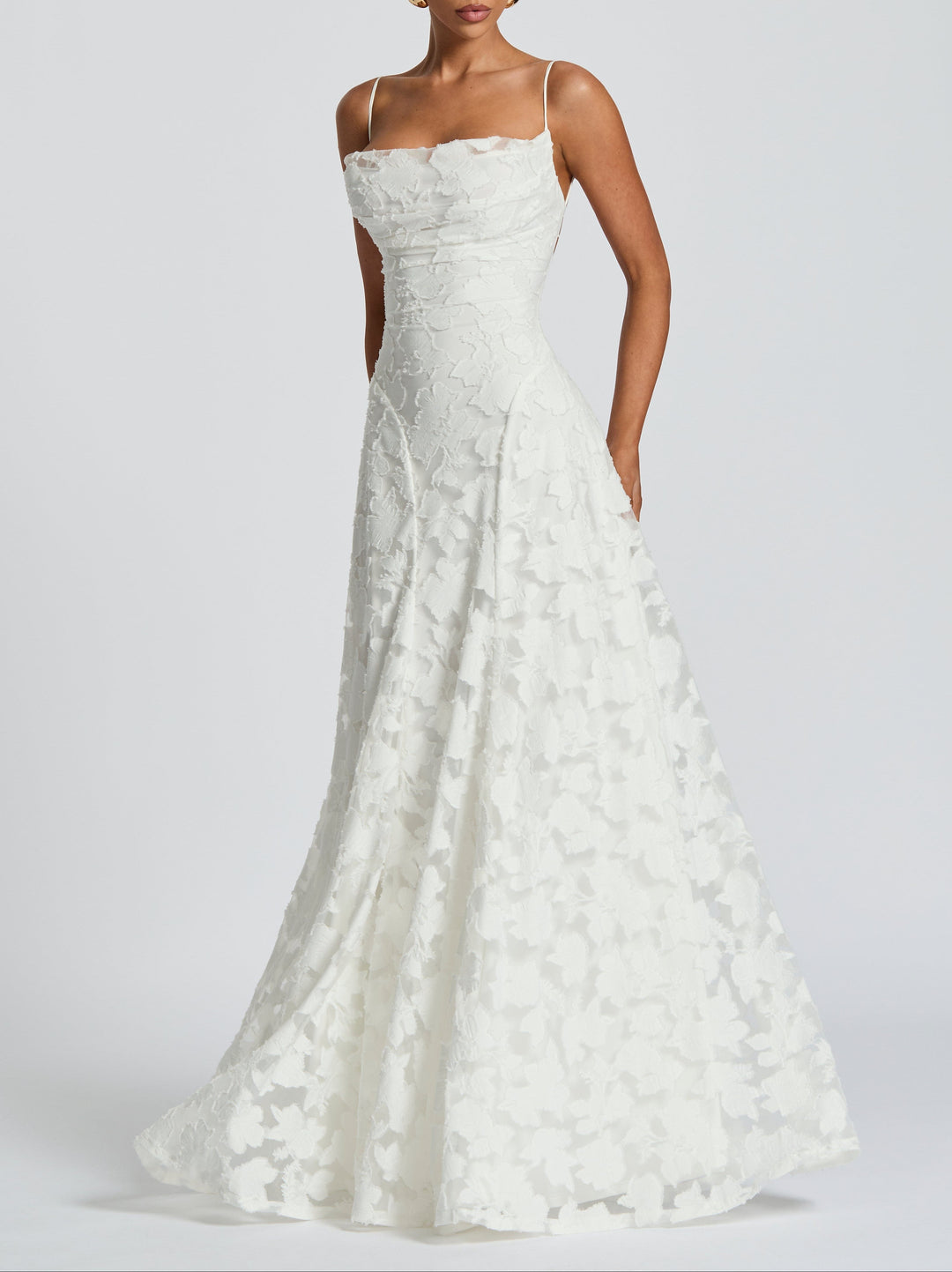 SVEA | Fließende Eleganz im zeitlosen Maxi-Stil