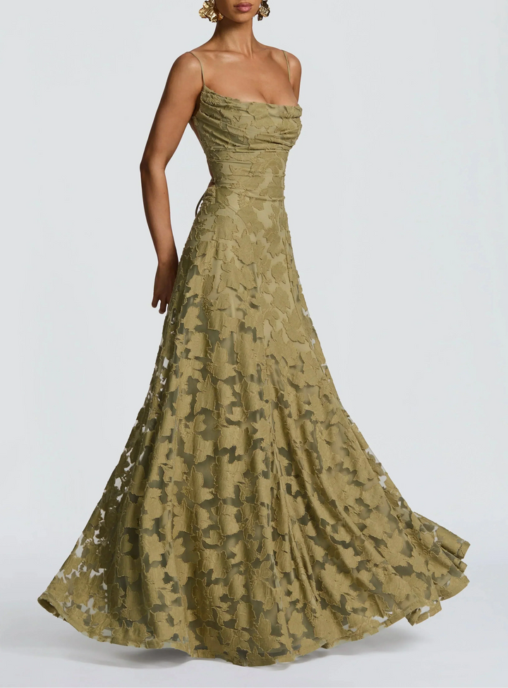 SVEA | Fließende Eleganz im zeitlosen Maxi-Stil