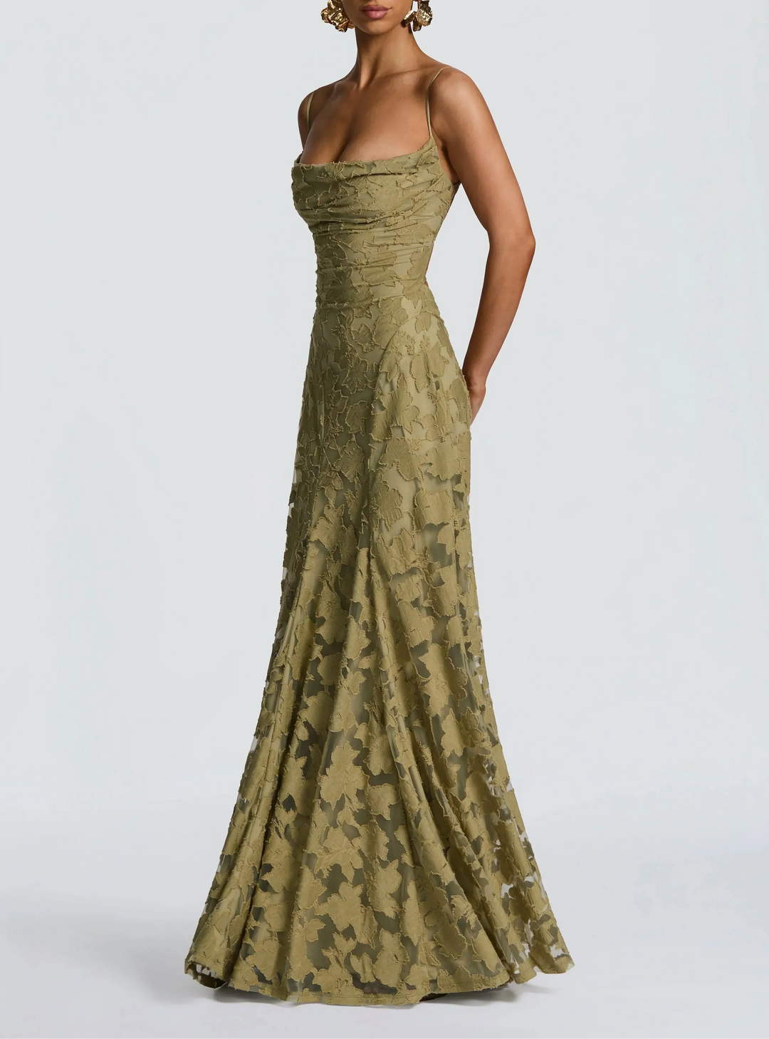 SVEA | Fließende Eleganz im zeitlosen Maxi-Stil
