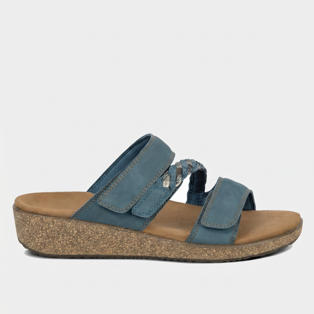 Carrie – Fresh Elegance in Stylish Blue