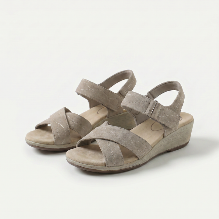 Holly – Warm Elegance in Soft Taupe