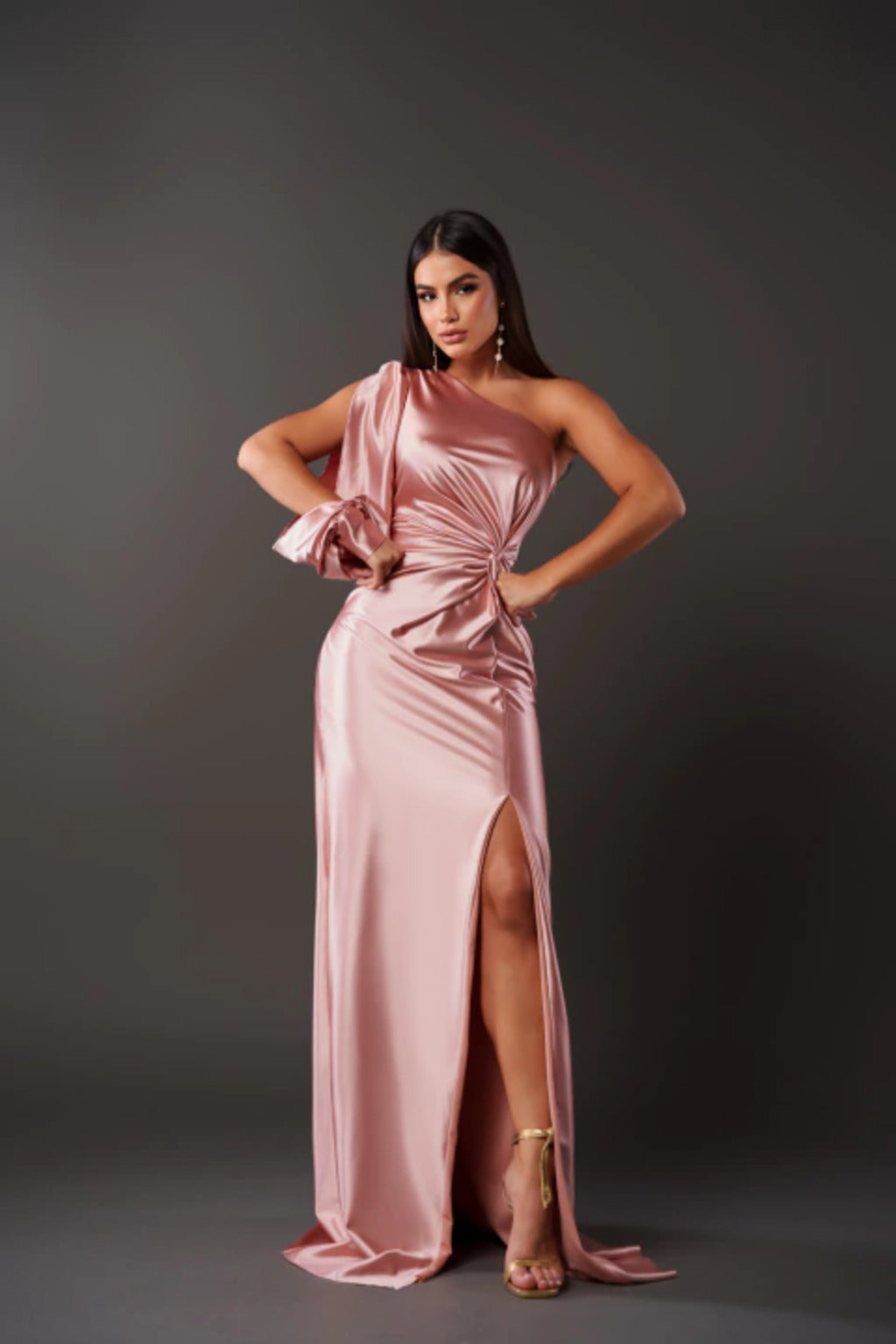 SVEA | Asymmetrisches Kleid mit Langem Schlitz