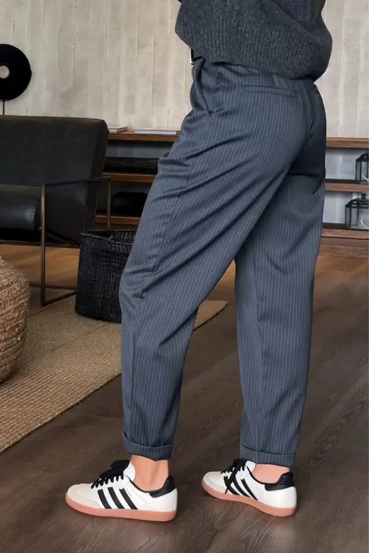 SVEA | ELEGANTE, FIGURSCHMEICHELNDE HOSE MIT STREIFEN