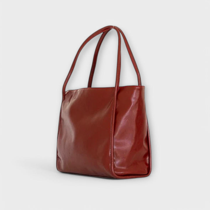 SVEA | Olivia Blair-Tasche