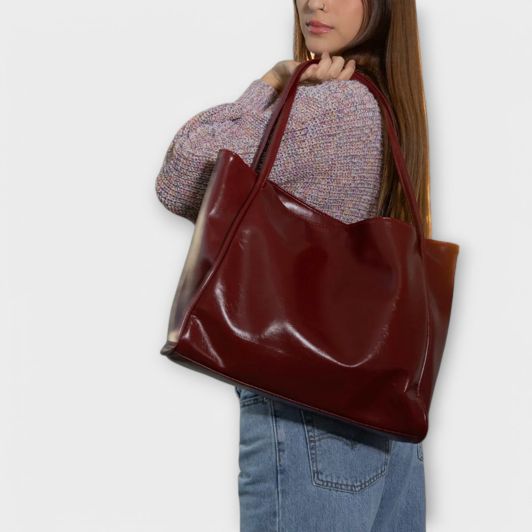 SVEA | Olivia Blair-Tasche
